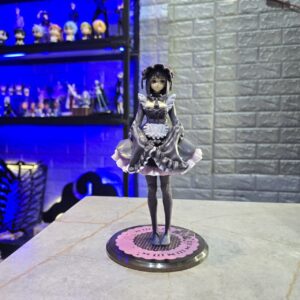 فیگور مارین کیتاگاوا ایستاده